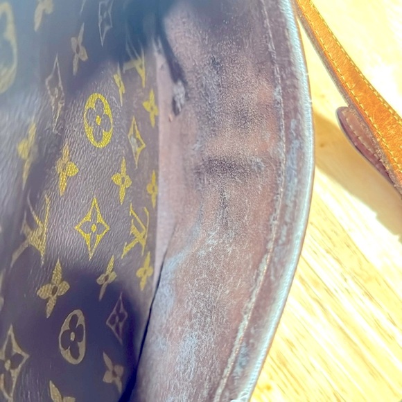 LV MONO CROSSBODY IN GOOD CONDITION used but lovely bag - Picture 8 of 13